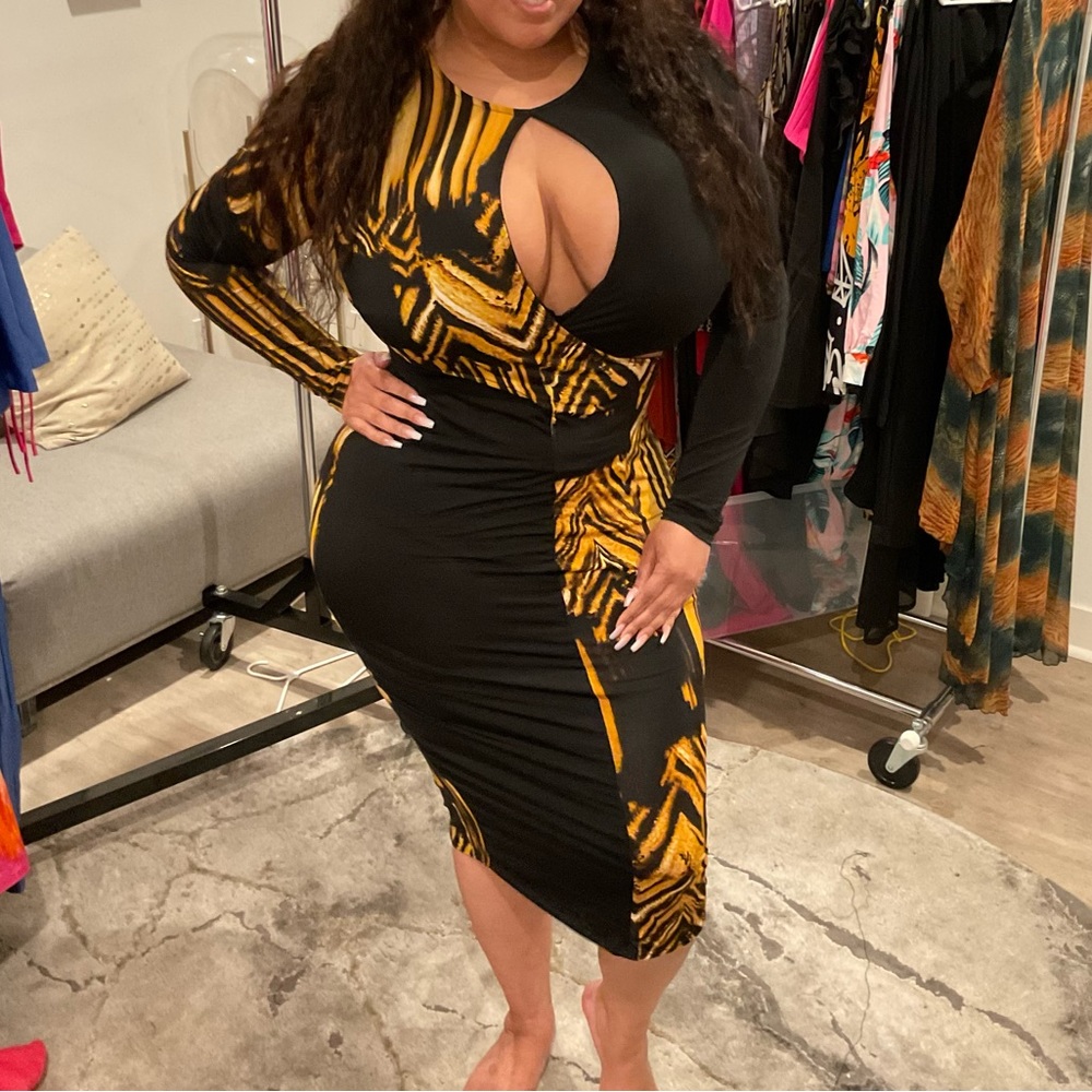 #48 Black/Mustard Criss Cross Dress